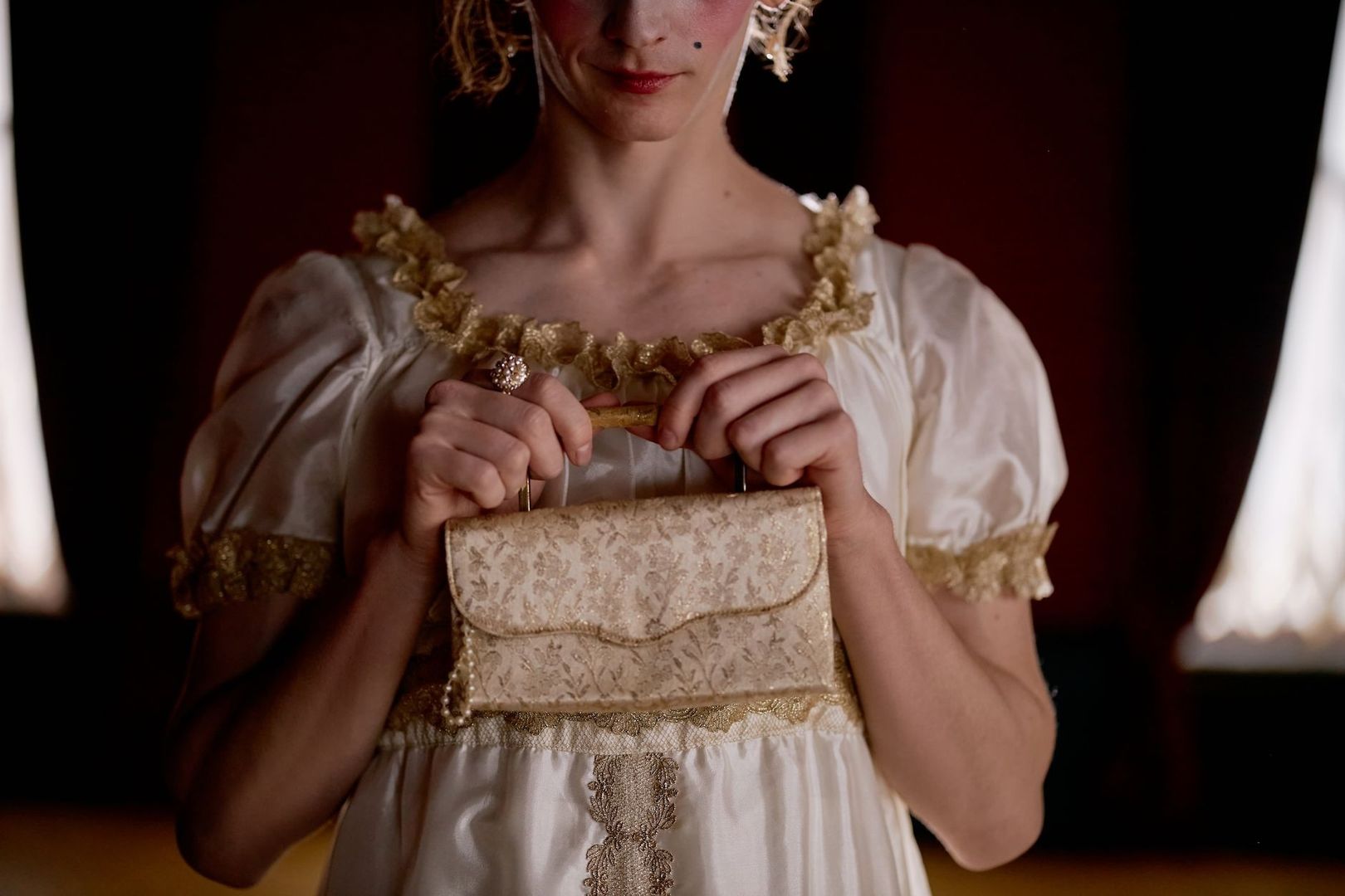 Personnage en costume d